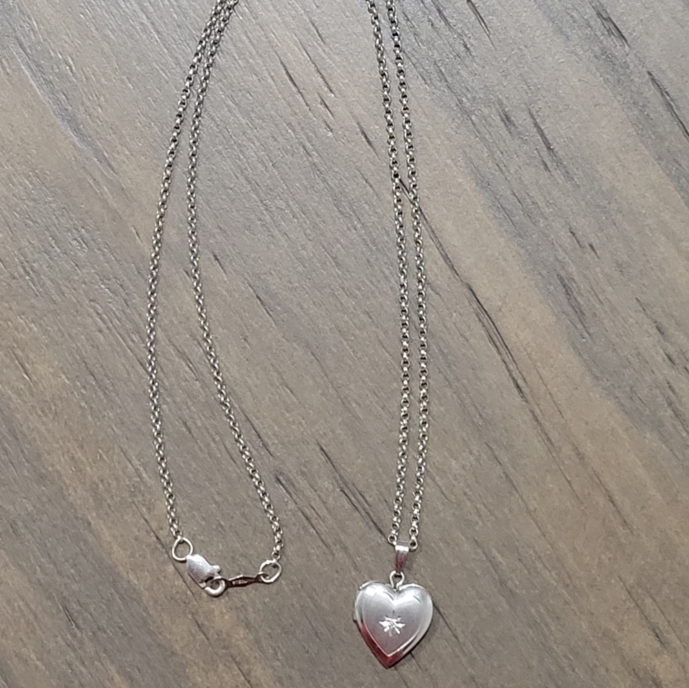 Heart Locket Necklace - Picture 4 of 4